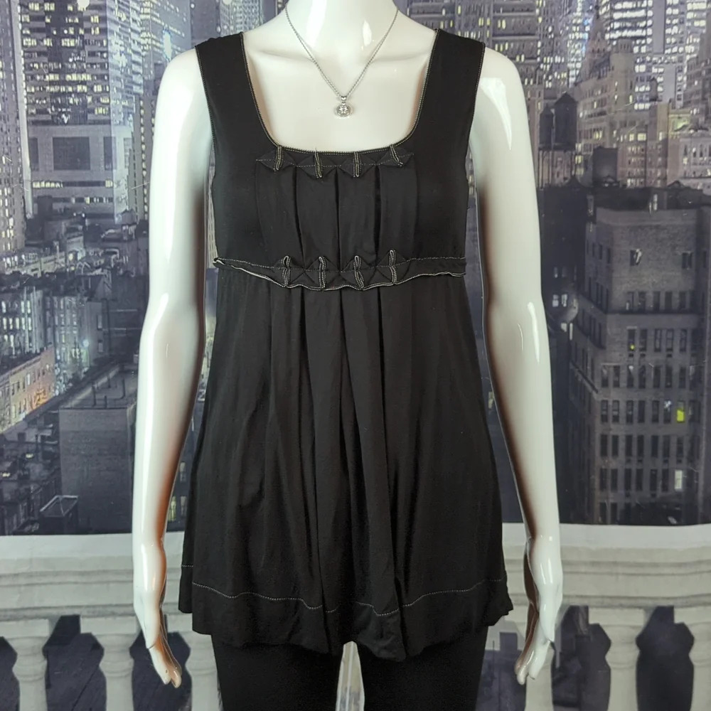 Max Studio sz S Black Tank With a white Stitching Accents